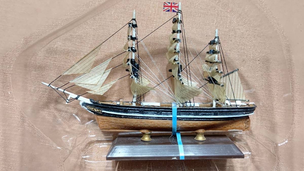 ヴィンテージ 英国製 帆船模型 カティーサーク号（長さ15.5高さ10.5㎝）nauticalia london tribute model cutty sark プラカバー入りの画像3