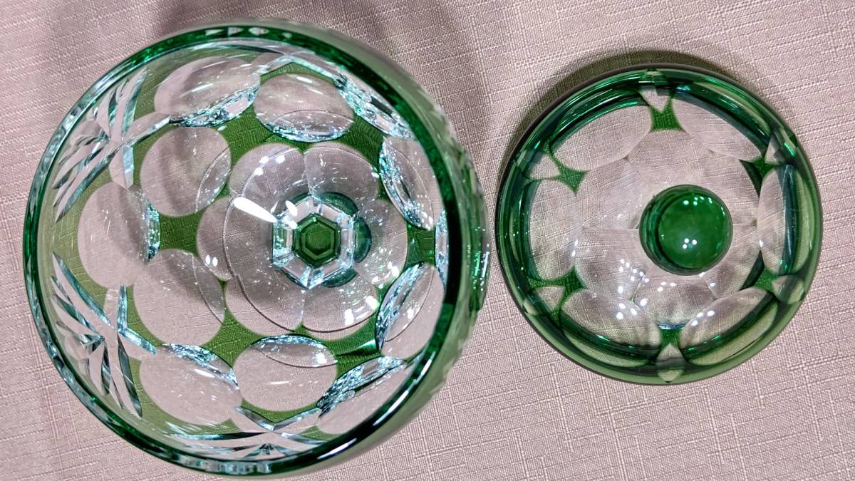 カガミクリスタル　江戸切子　蓋物　菓子器　キャンディポット　箱付き カガミクリスタル 江戸切子 蓋物 菓子器 キャンディポット 箱