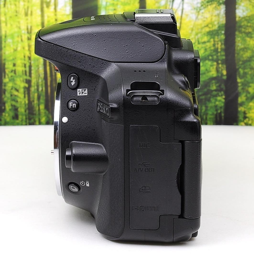 Nikon D5300 ダブルセット☆WiFi機能つき一眼レフ☆3621
