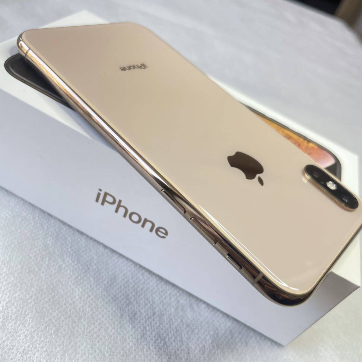 iPhone Xs Gold 64GB SIMフリー 美品-