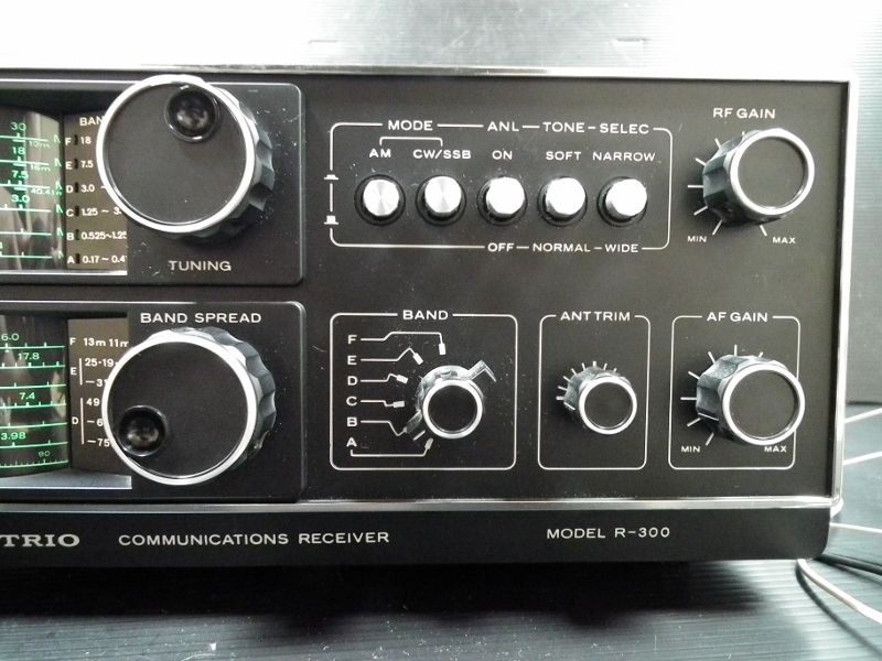 美品 TRIO R-300 通信型受信機 トリオ BCLラジオ レシーバー 通信機型