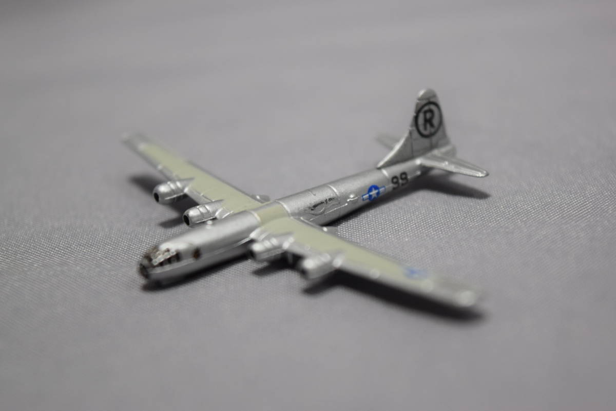 ■稀少1/700　タカラ アメリカ陸空軍戦略爆撃機ボーイングB-29スーパーフォートレス+水中モーター【検】世界の艦船 ローレライ 超空の要塞_画像3