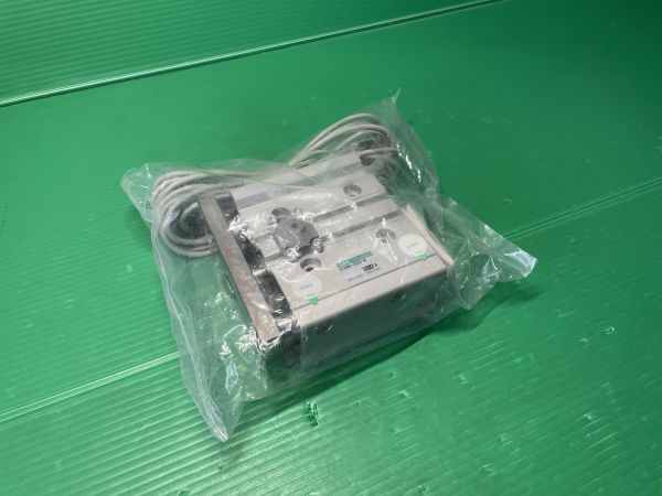 ◇未使用品◇【1011】CKD STGMQ-3225-R ガイド付きシリンダー【在庫1】_画像4