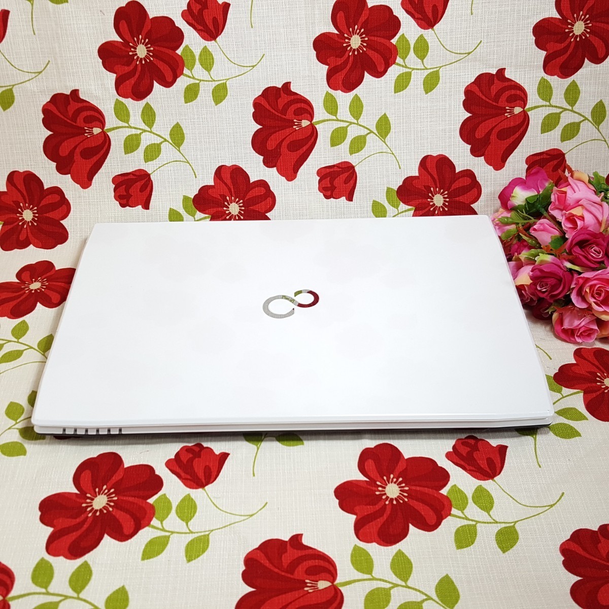 美品/富士通/薄型LIFEBOOK/新品SSD512GB/高速メモリ8GB/4世代Core-i7