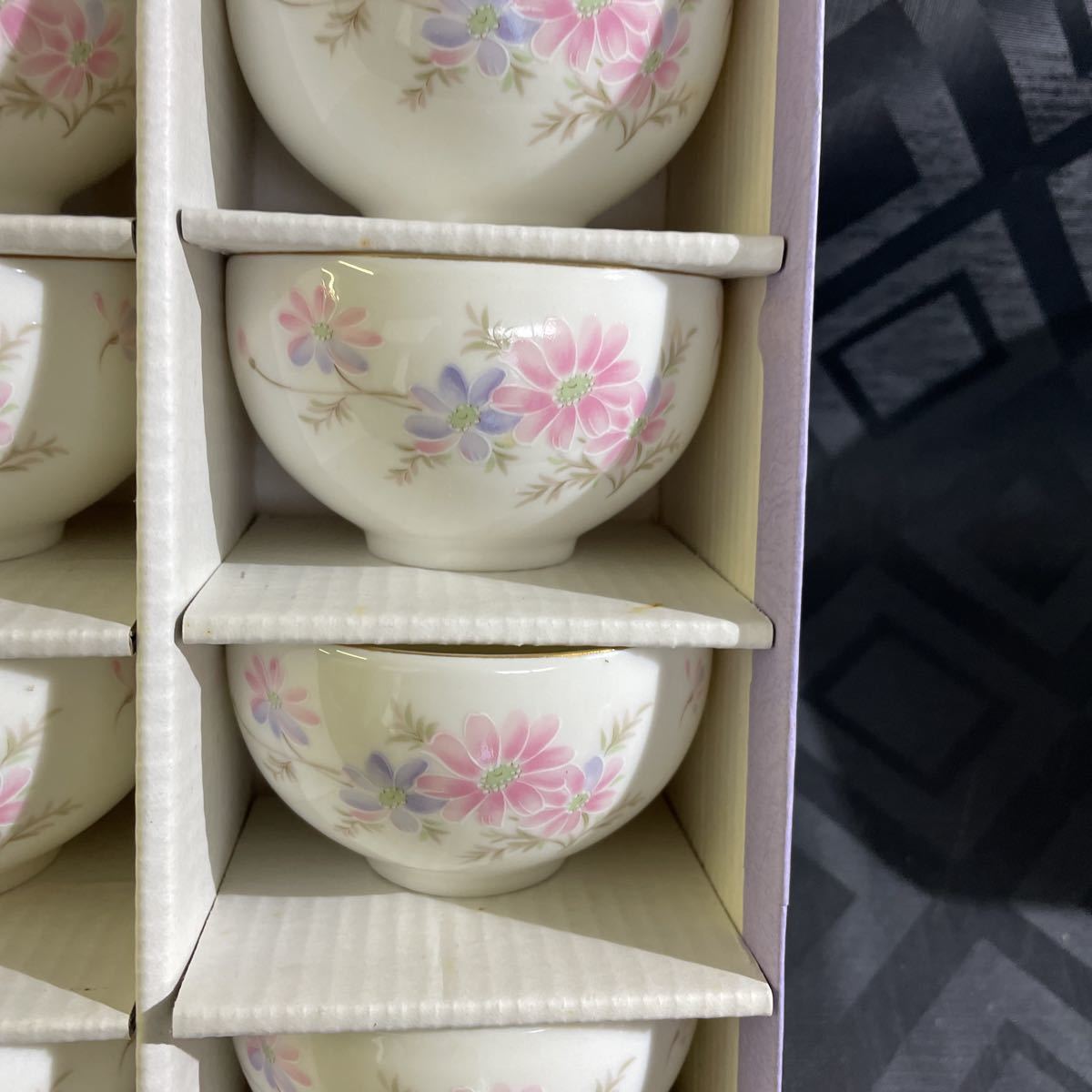 湯飲み　湯呑み　未使用　10個セット　花柄　煎茶　茶碗　金彩　昭和レトロ_画像2