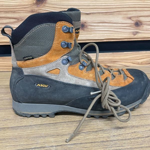 中古　現状品　靴　トレッキング　シューズ　AKU　アク　登山靴　857ISG　VERTIGOGTX　ゴアテックス　GORE-TEX　26.5㎝　UK8　mc03014876