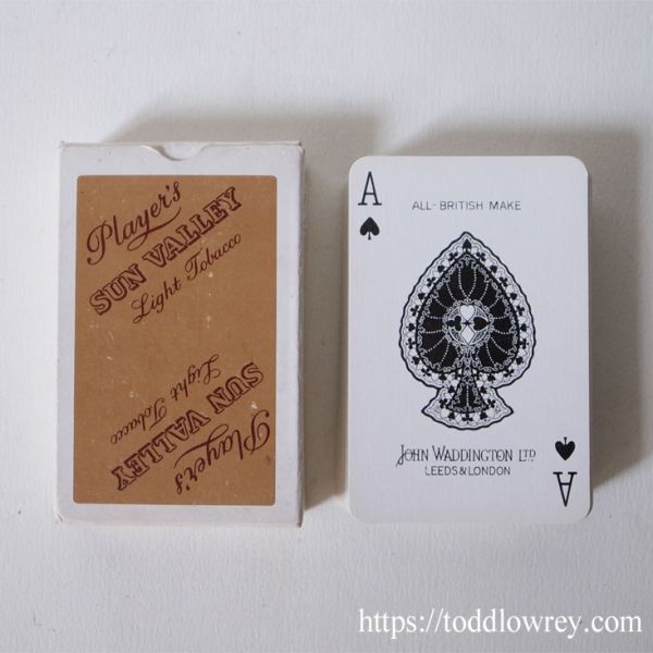 【英国の煙草とヘミングウェイ】イギリス ヴィンテージ トランプ ノベルティ サンバレー◆Vintage Waddingtons Playing Card SUN VALLEY◆_画像2