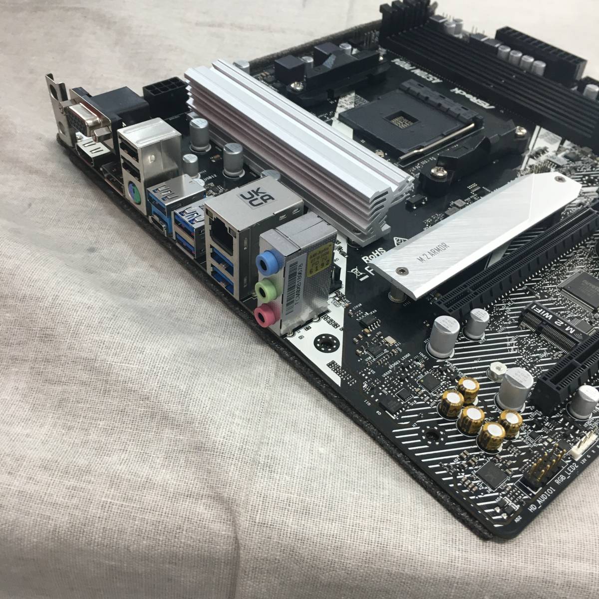現状品 ASRock AMD Ryzen 3000/4000シリーズ(Soket AM4)対応 A520