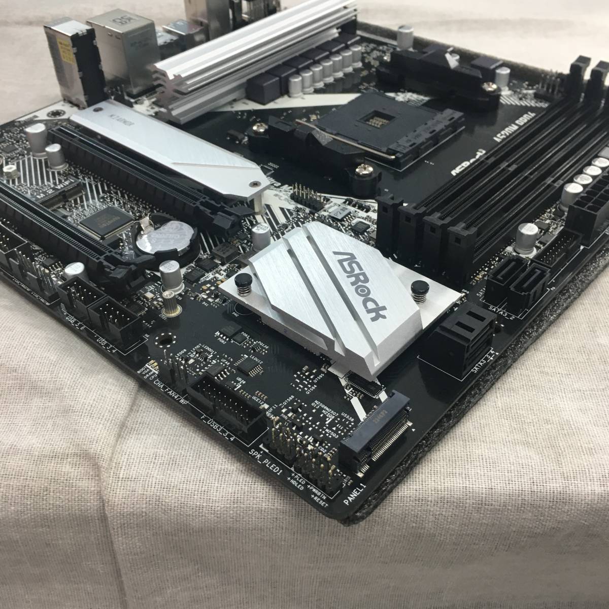 現状品 ASRock AMD Ryzen 3000/4000シリーズ(Soket AM4)対応 A520