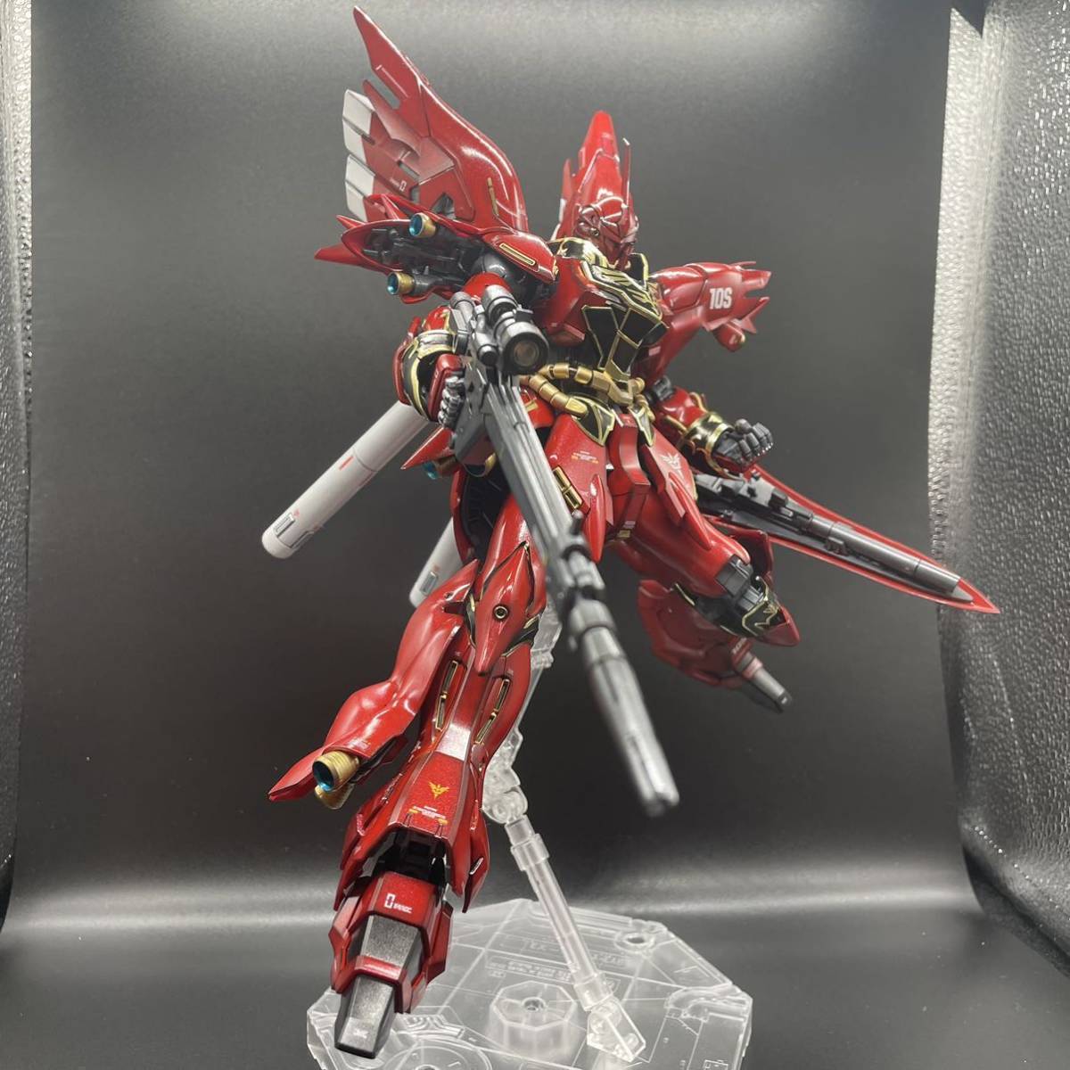 Yahoo!オークション - MG 1/100 シナンジュ 全塗装【完成品】