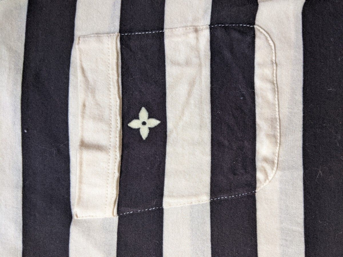ルイヴィトン 半袖Tシャツ 黒色 白色 ボーダー 胸ポケット Sサイズ イタリア製 LOUIS VUITTON