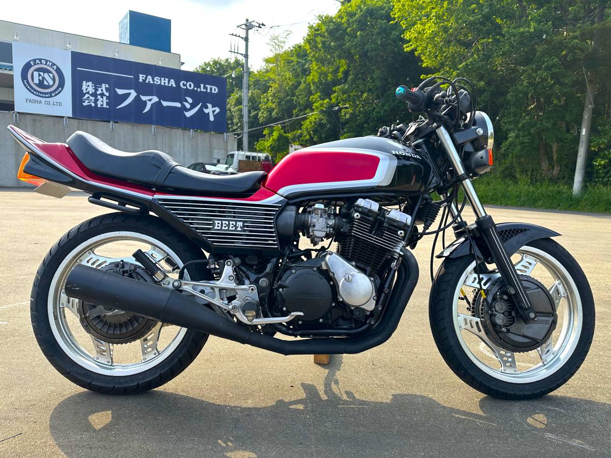 CBX550F 本田旧車絶版車、2型赤・黒新品外装、距離は浅い、人気車種だ。社内敷地で簡単走行テスト済、前後ブレーキは正常、下見可能。の画像7