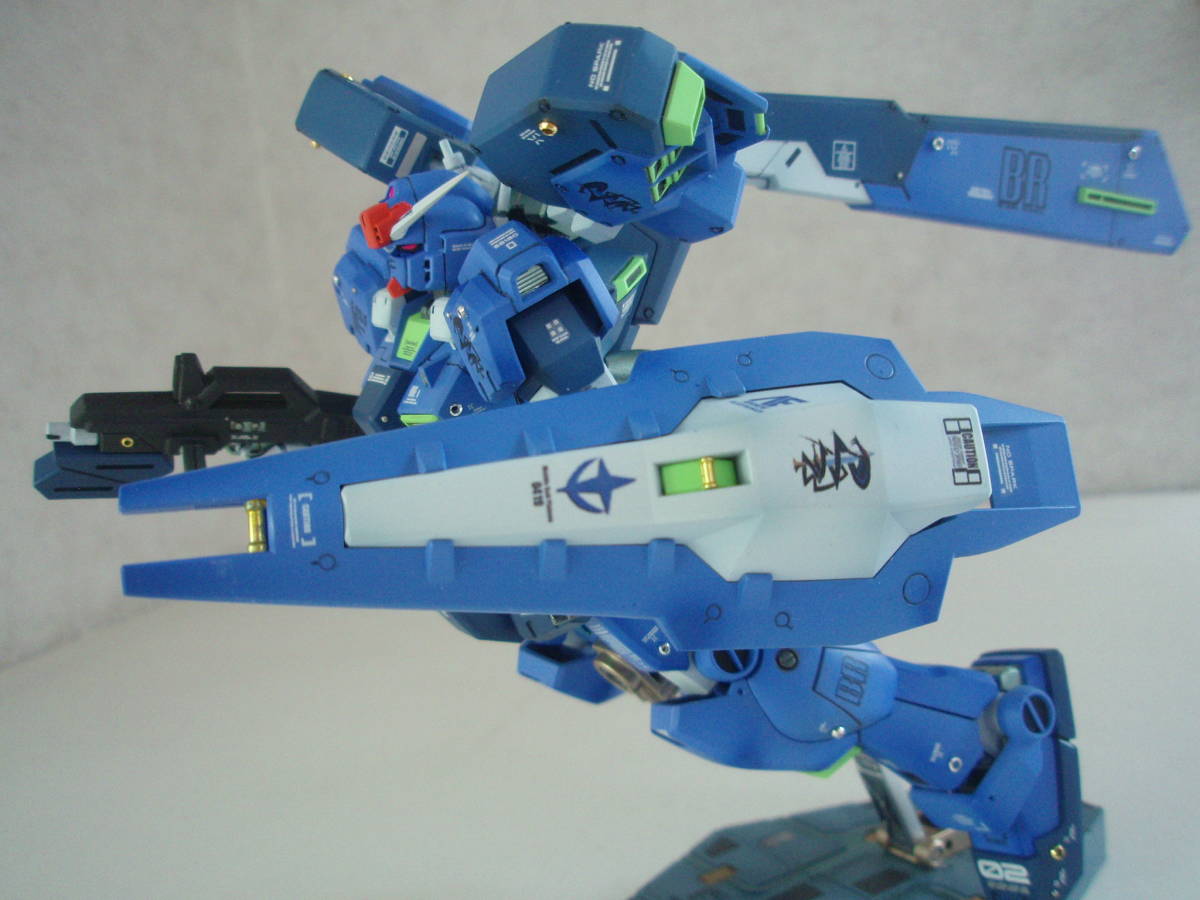 【送料無料ライン/39ショップ】 HGUC1/144 ガンダムTR-1ヘイズル2号機 ヴァースキ隊カラー(全 完成品