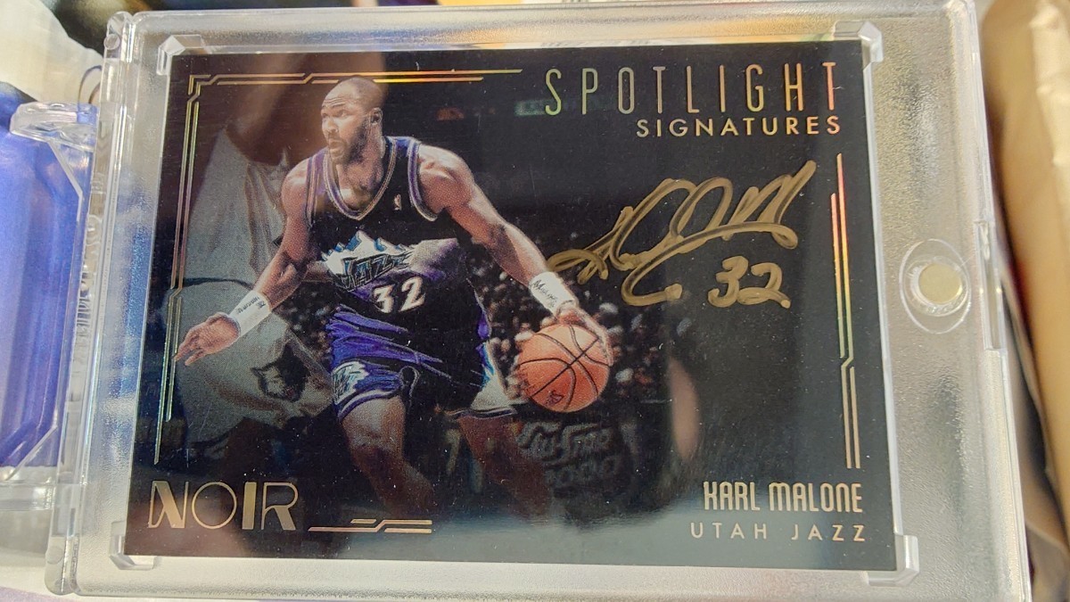 2017-18 Panini. NOIR. Spotlight sign. Karl Malone(カール・マローン