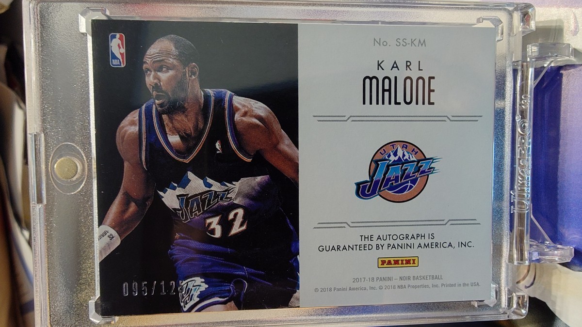 2017-18 Panini. NOIR. Spotlight sign. Karl Malone(カール・マローン