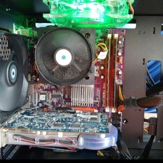 №40、外見新品!、Win11、Core2 Duo、SSD、M4GB、Radeon、MSOffice2019