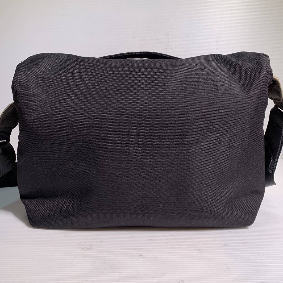 CRUMPLER カメラバッグ ショルダーバッグ 2way 仕切り有り 黒 CRUMPLER カメラバッグ ショルダーバッグ 2way 仕切り有り 黒