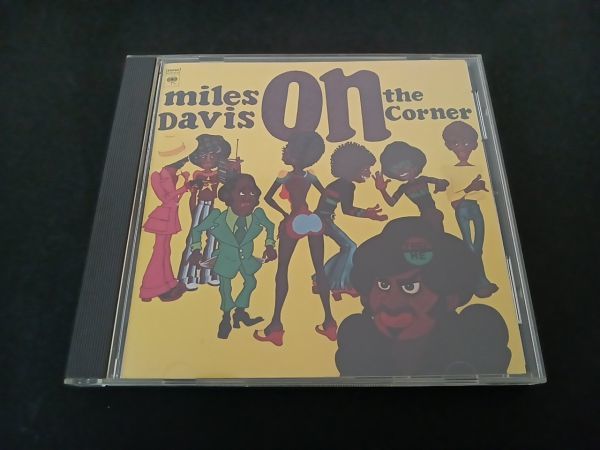 マイルス・デイビス　オン・ザ・コーナー　MILES DAVIS　ON THE CORNER　SRCS 9719_画像1