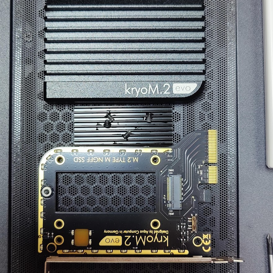 Aquacomputer kryoM.2 evo M.2 SSD用 PCIe 3.0 x4接続アダプター ファンレス空冷ヒートシンクタイプ よく冷えますの画像2