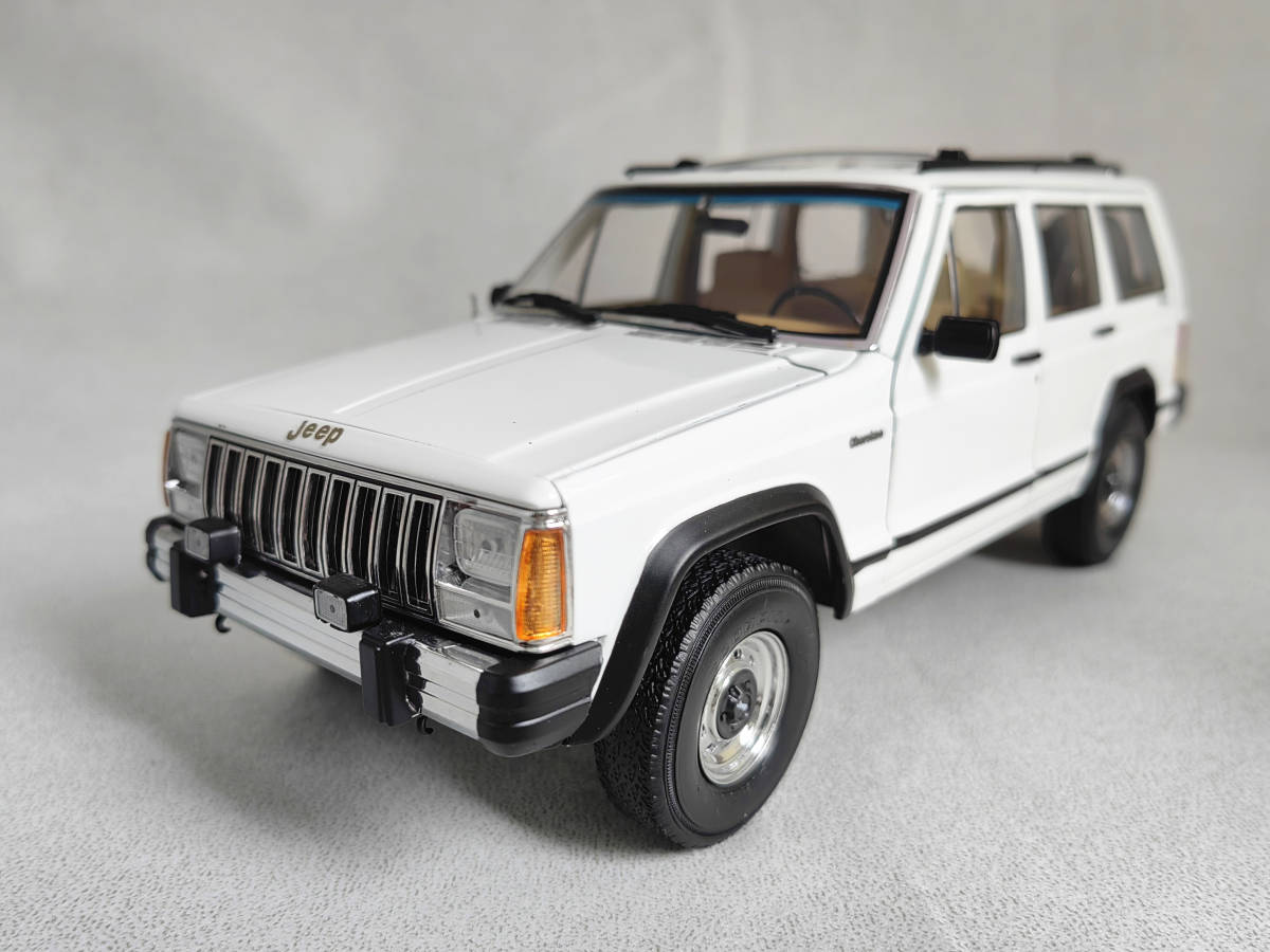 ヤフオク! - 1/18 ジープ チェロキー Jeep Cherokee