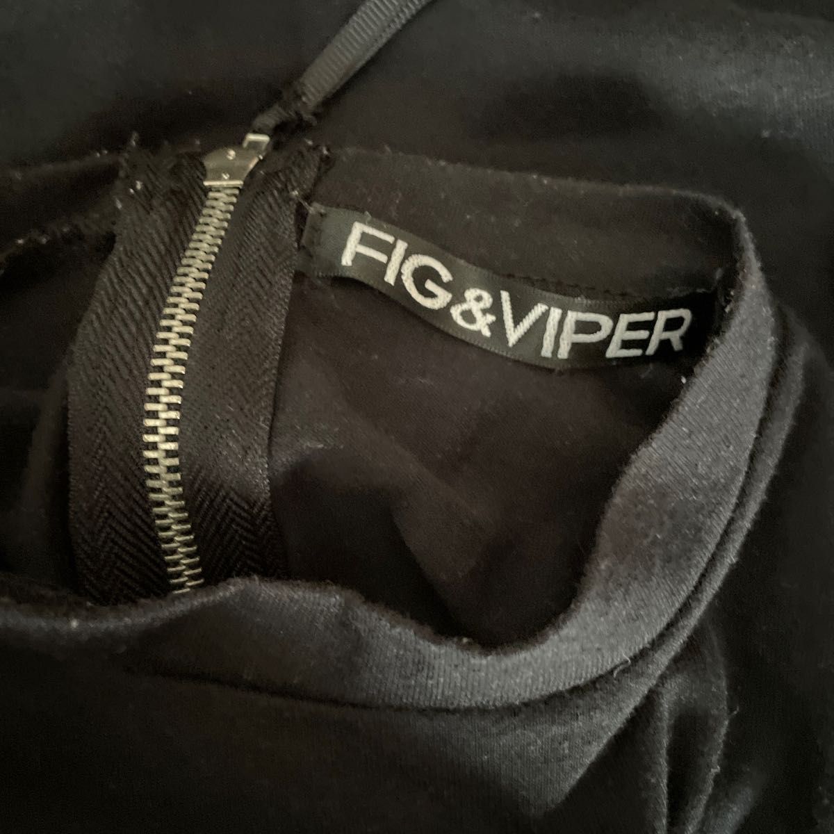 お値下げしました！　　　　　　　　　　　　FIG＆VIPERの半袖カットソー