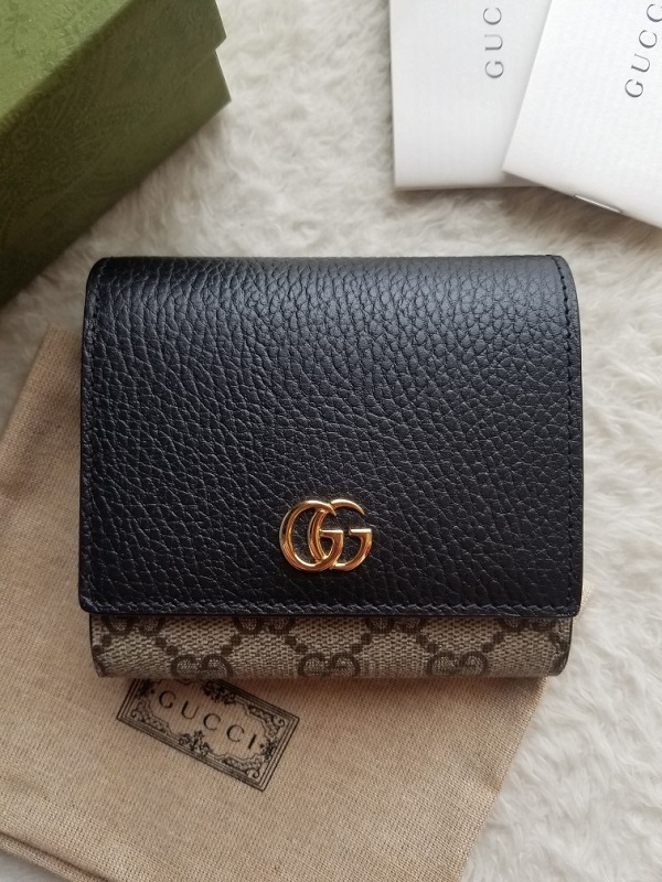 在庫NEW Gucci GUCCI グッチ 二つ折り財布 GGマーモント ミディアムウォレット ミニ財布 L字ファスナー 598587 レザー  ブラック 黒 ゴールド金具 メンズの通販 by VINTAGE BRAND TOKYO｜グッチならラクマ