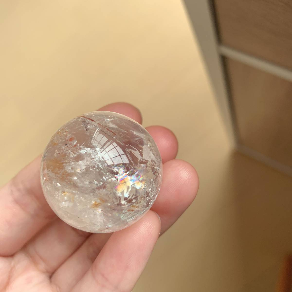 訳あり☆タンジェリン・クォーツ☆水晶玉☆パワーストーン☆針入り☆虹色入り☆天然石☆置き台付き☆置物☆プレゼントにも 19AB51903_画像8