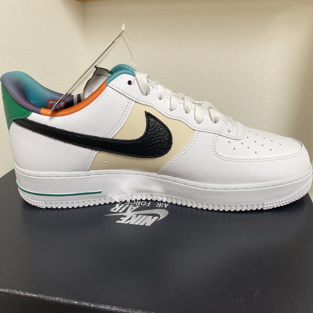 【未使用】28.5cm NIKE AIR FORCE 1 '07 LV8 EMB ホワイトメンズ ナイキ エア フォース ワン 白 DM0109-100 AF1の画像6