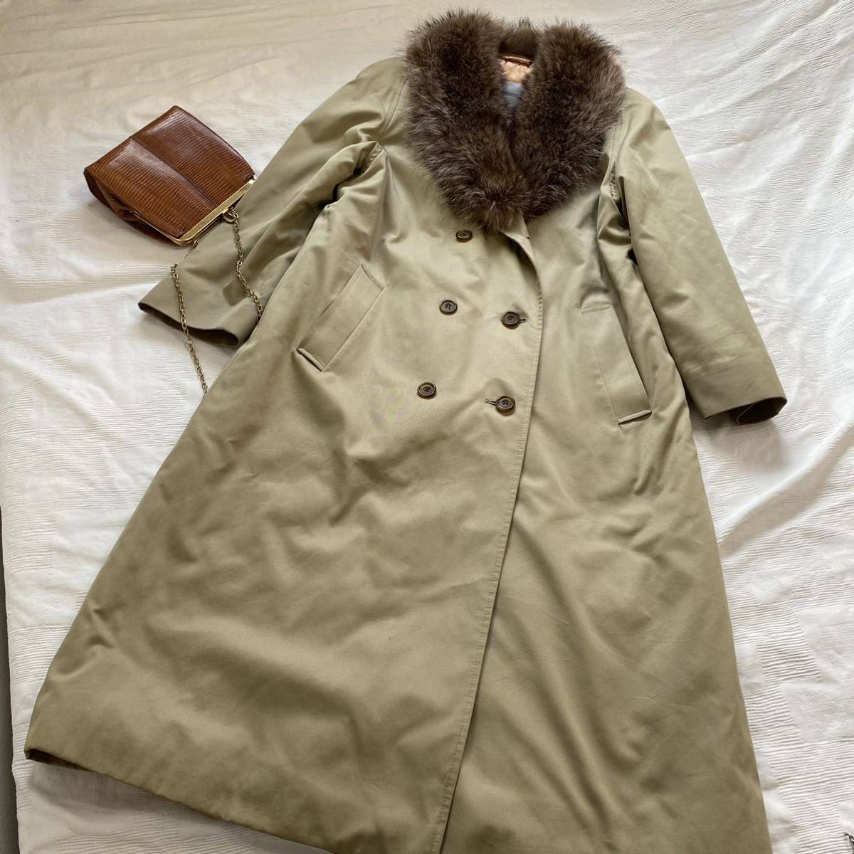 特注】英国製 Aquascutum フォックスファー襟 中綿入り トレンチ 特注】英国製 Aquascutum フォックスファー襟 中綿入り トレンチ