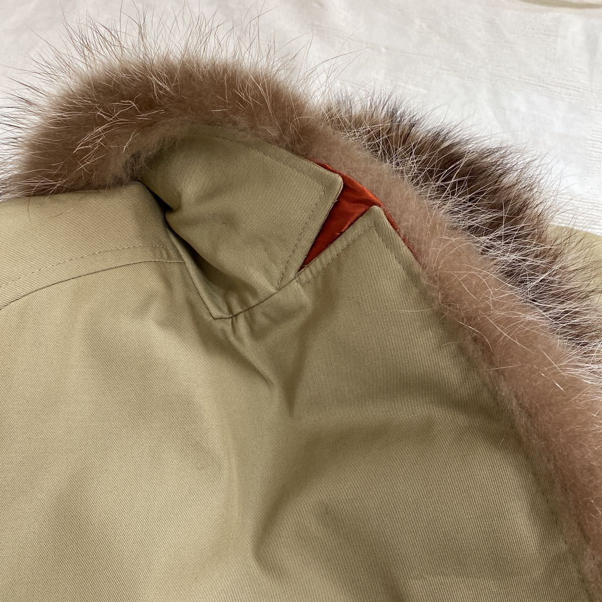 特注】英国製 Aquascutum フォックスファー襟 中綿入り トレンチ 特注】英国製 Aquascutum フォックスファー襟 中綿入り トレンチ