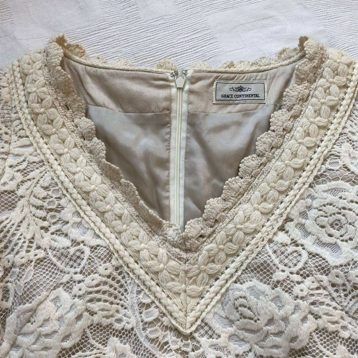  Grace Continental GRACE CONTINENTAL * wool race One-piece ivory white eggshell white floral print embroidery size 38 y23051707