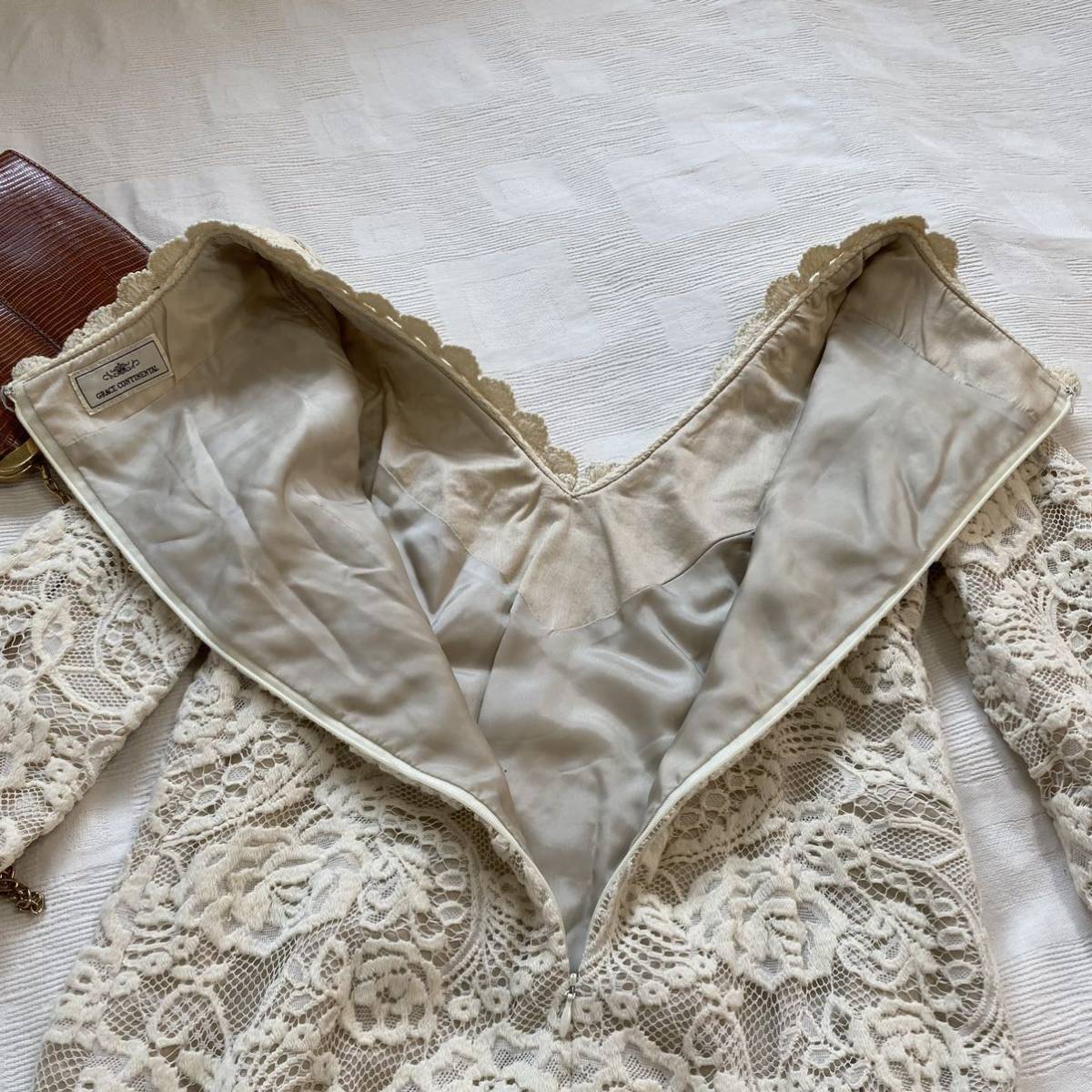  Grace Continental GRACE CONTINENTAL * wool race One-piece ivory white eggshell white floral print embroidery size 38 y23051707