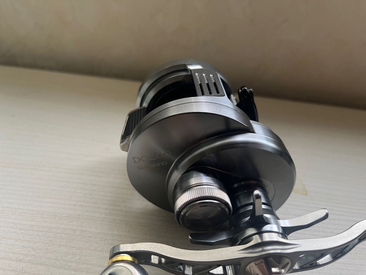 シマノ 19 カルカッタ コンクエスト DC200 カスタム 超美品 シマノ 19 カルカッタ コンクエスト DC200 カスタム 超美品