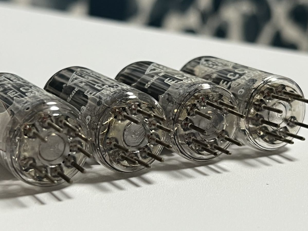 ECC82 TELEFUNKEN 4本 試験済み 真空管 未使用に近いように見えます