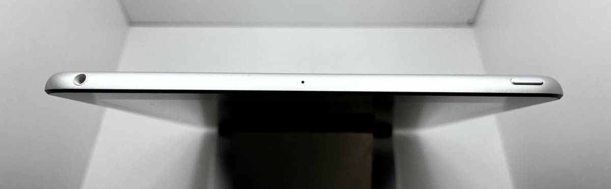 美品 送料無料☆Apple iPad 第6世代☆WiFiモデル 32GB シルバー 9.7