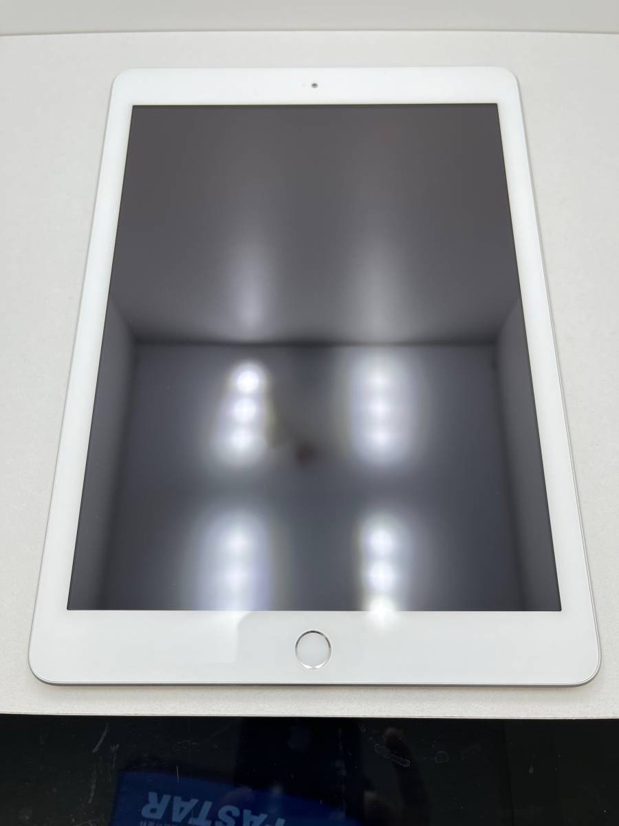 美品 送料無料☆Apple iPad 第6世代☆WiFiモデル 32GB シルバー 9.7
