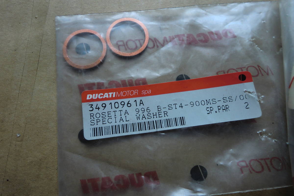 2 листов новый товар DUCATI шайба передняя вилка 996 B- ST4 900SS Monstar 900 /2000 34910961A ( стоимость доставки 230 иен ) Ducati 