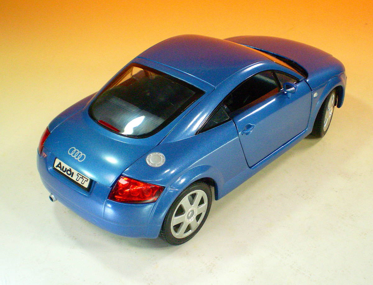 Revell 1/18 AUDI TT COUPE リアスポイラー無しの初期型 アウディ クーペ レベル ゆうパック送料着払いの画像2