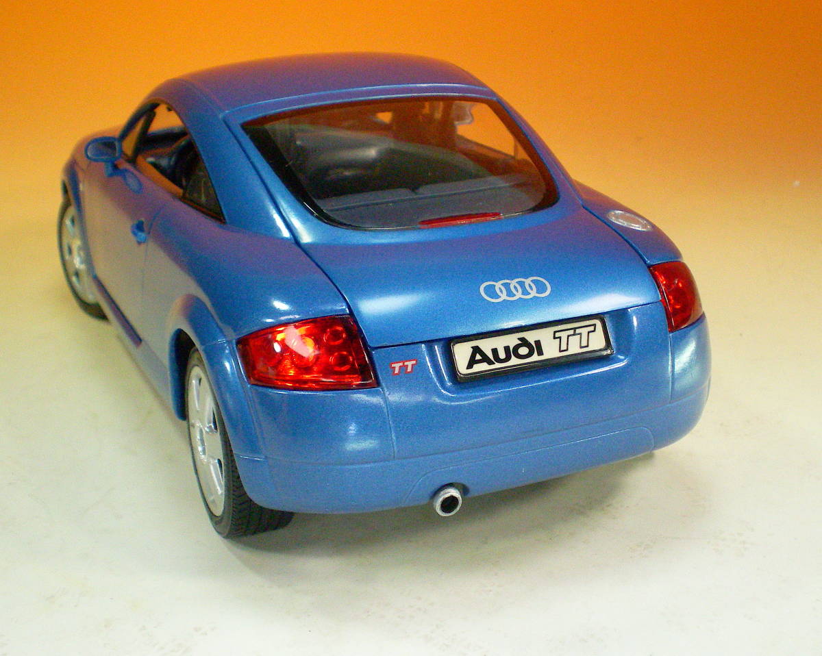 Revell 1/18 AUDI TT COUPE リアスポイラー無しの初期型 アウディ クーペ レベル ゆうパック送料着払いの画像4