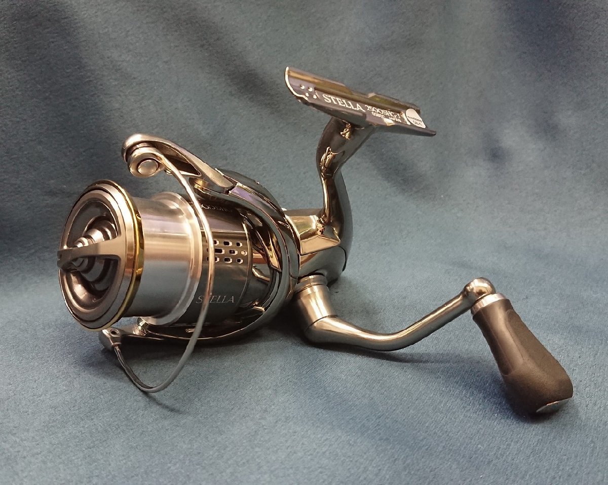 人気SALE得価 SHIMANO - □□SHIMANO シマノ 釣りスピニングリール 18