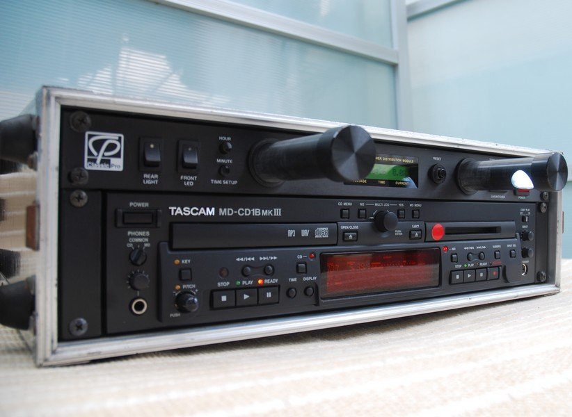 ☆【TASCAM / タスカム CDプレーヤー/MDレコーダー MD-CD1BMKⅢ