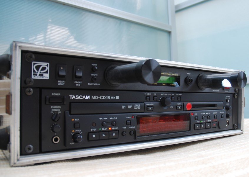 ☆【TASCAM / タスカム CDプレーヤー/MDレコーダー MD-CD1BMKⅢ