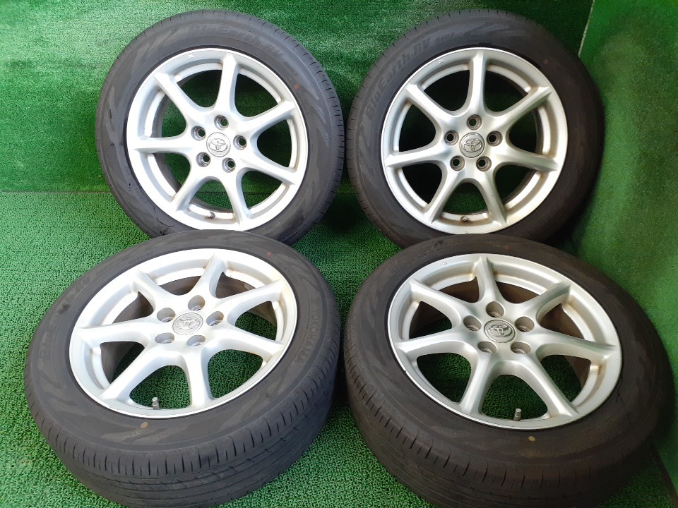 ヨコハマ BluEarth-RV RV03 215/55R17 トヨタ純正ホイール 17×7J +50