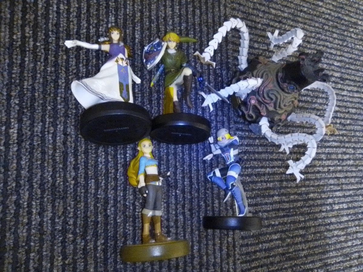 amiibo ゼルダ姫 他 計5体のセット ケース付 スマブラ ゼルダ姫 amiibo ゼルダ姫 他 計5体のセット ケース付 スマブラ ゼルダ姫