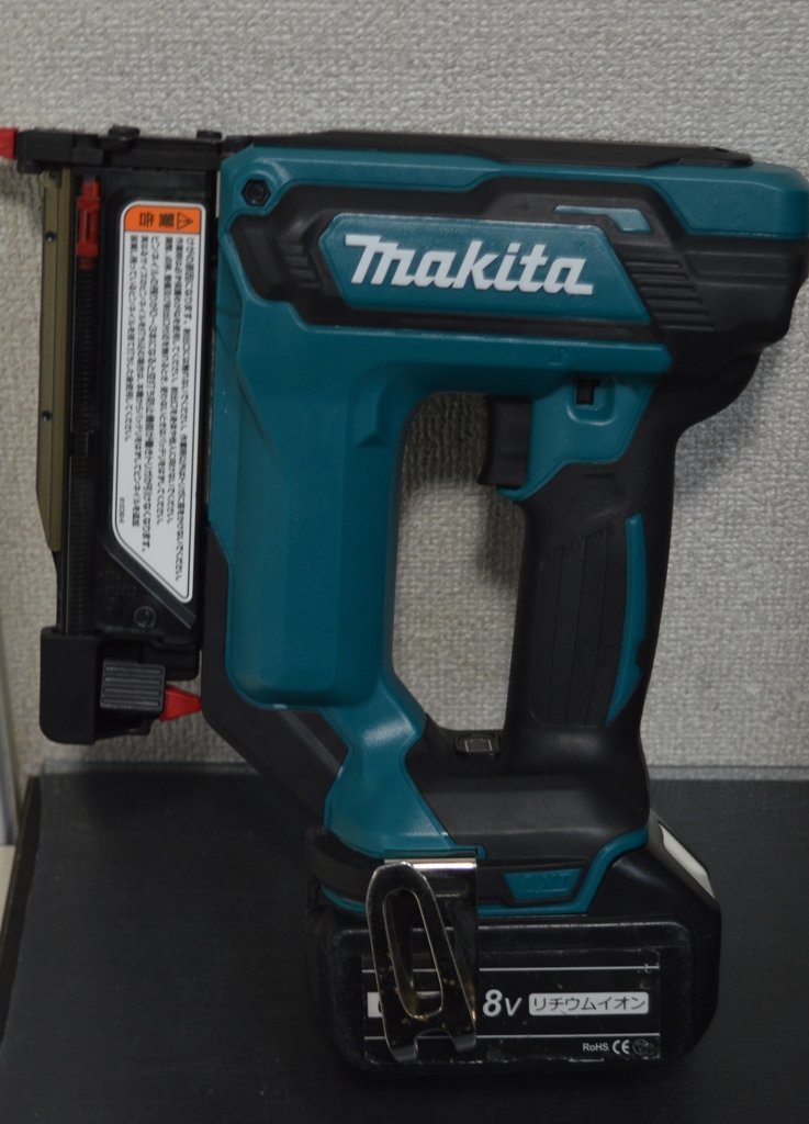 makita マキタ】充電式ピンタッカー 18V用/本体/ケー ス/充電器