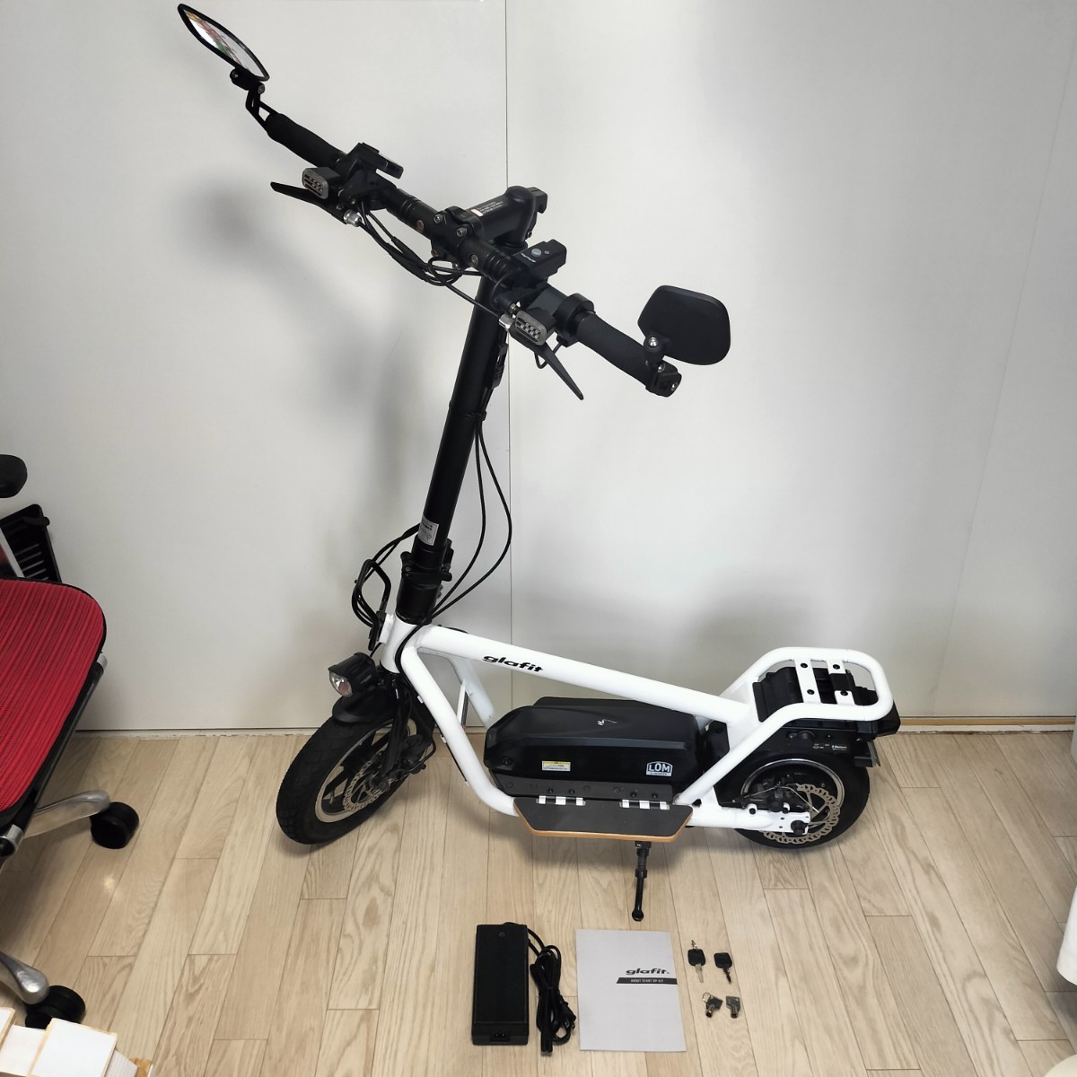 glafit LOM X-SCOOTER 電動 キックボード 電動バイク 折り畳み式電動