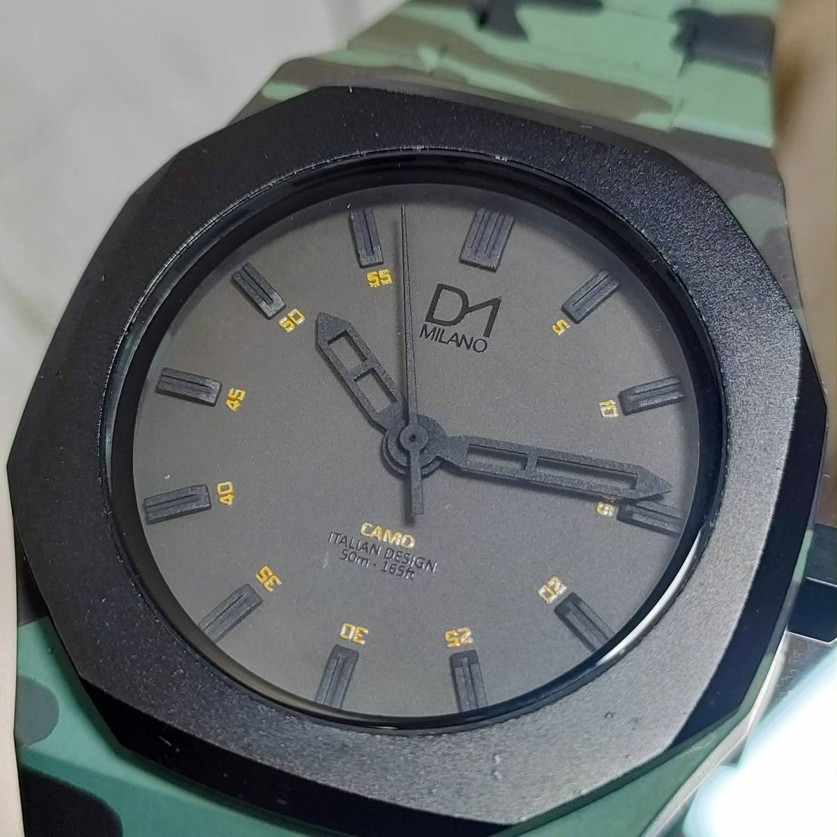 ディーワン ミラノ D1 MILANO 3針 アナログ クォーツ 腕時計 迷彩 カモフラージュ 稼働品 【10152