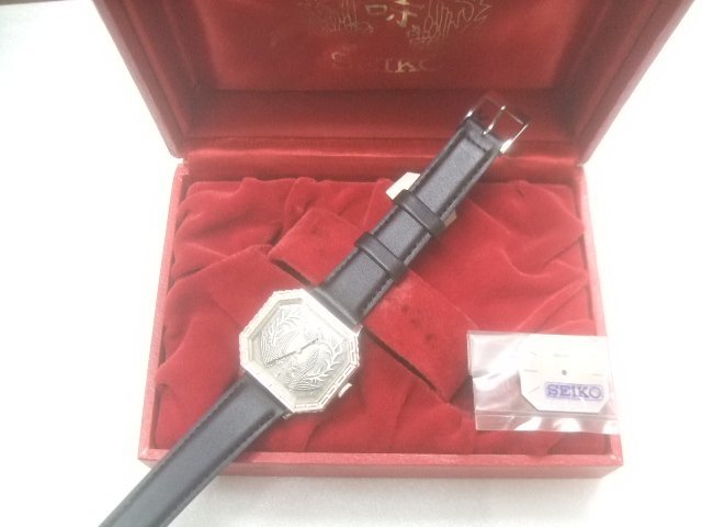 デッドストック新品セイコー昭和48年.昭和天皇御成婚50周年記念モデル手巻腕時計　X589