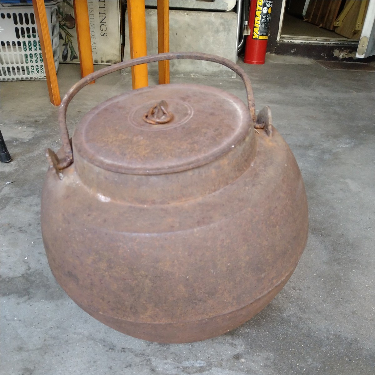 a-1200◆鉄釜　茶の湯　茶道具　古民具　古道具 囲炉裏　シャビー　アンティーク　骨董　重さ6.35kg◆ 状態は画像で確認してください。