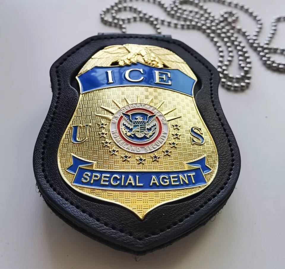 米国　税関警察専用　アイスバッジホルダー　レプリカ